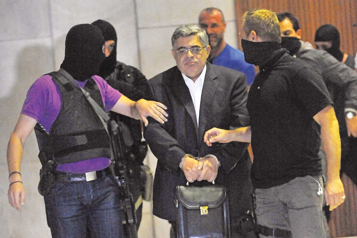 O Νίκος Μιχαλολιάκος επιστρέφει στο κελί έναν μήνα μετά