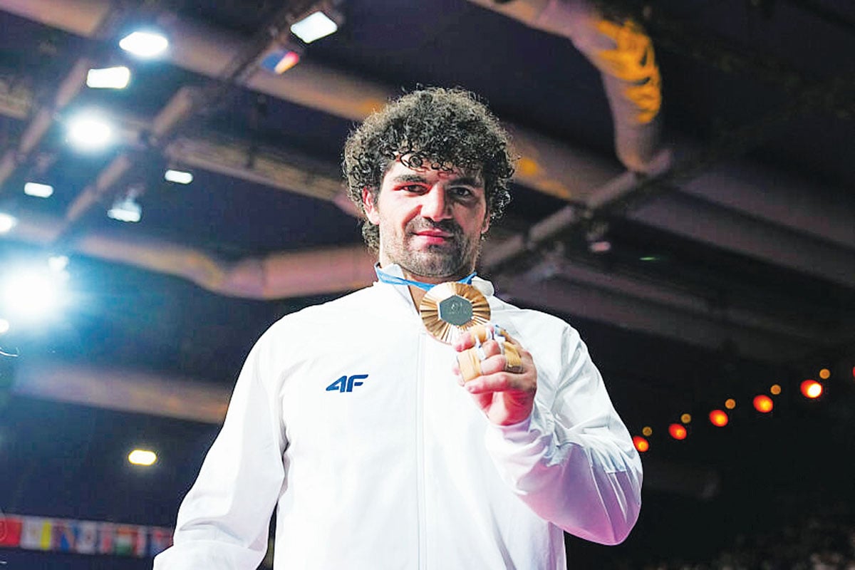 Χάλκινος γίγαντας ο Θόδωρος Τσελίδης