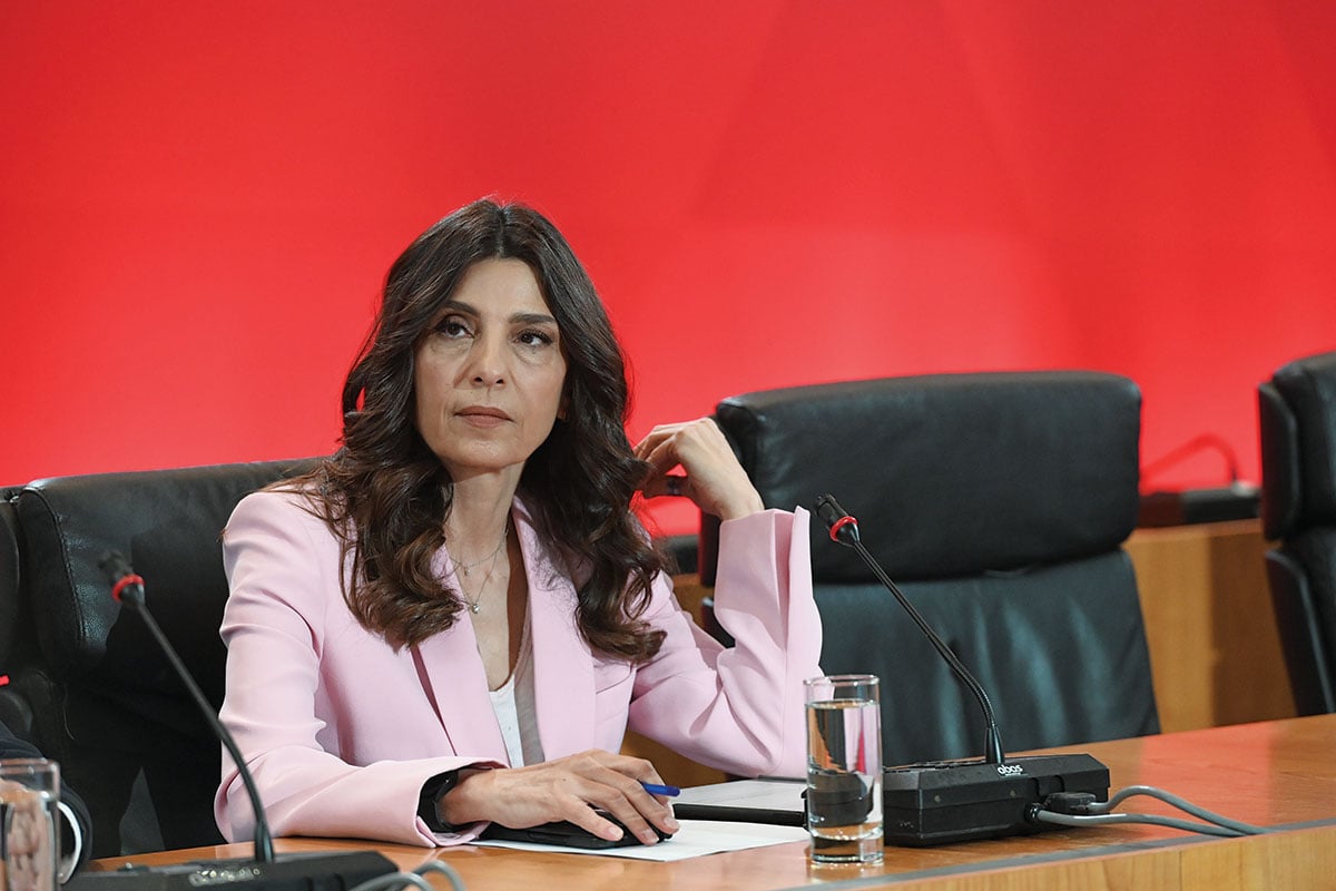 Η Τσαπανίδου (λέει ότι) δεν παραδίδει τη βουλευτική έδρα!