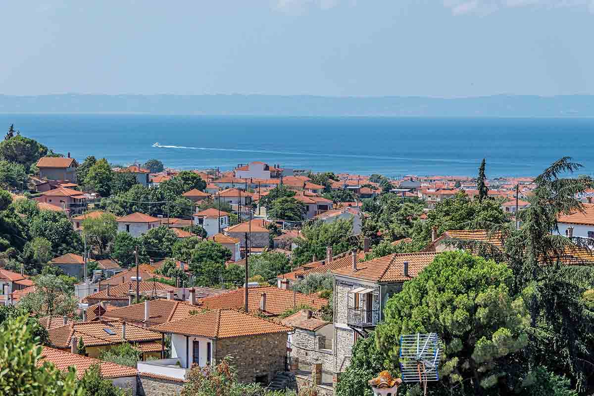 «Στεγνώνει» από νερό η Χαλκιδική