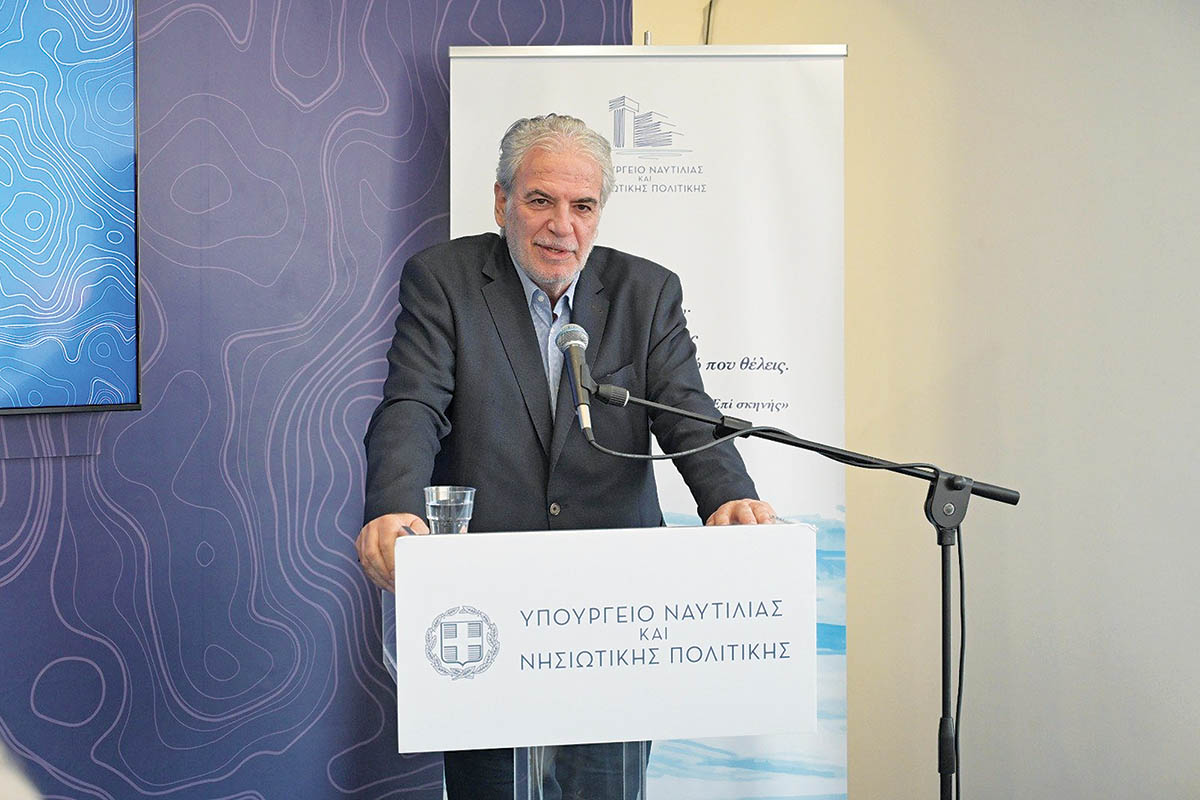 Ο υπουργός που δηλώνει… κομπάρσος!