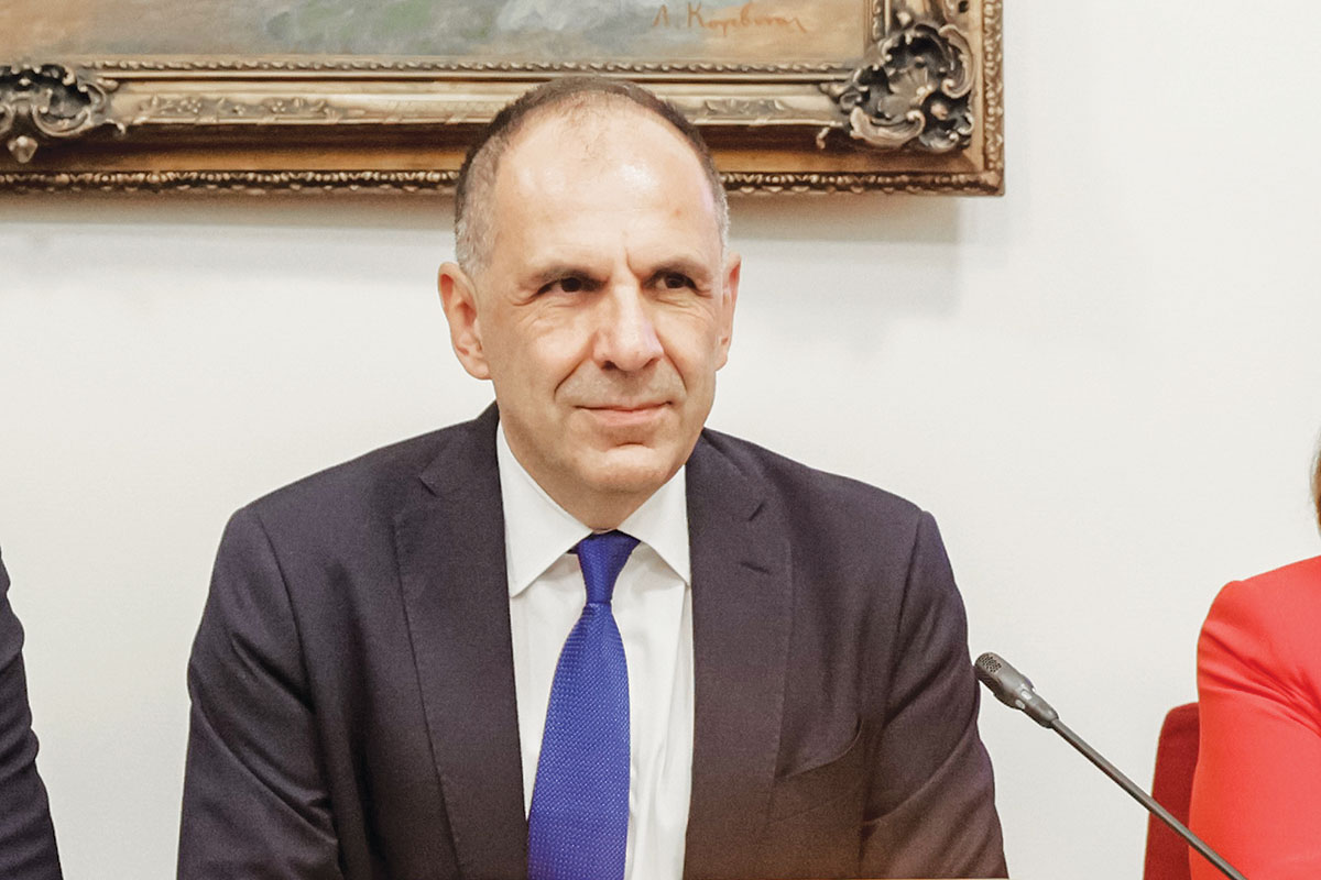Άγρια επίθεση Γεραπετρίτη σε τρεις υπουργούς!