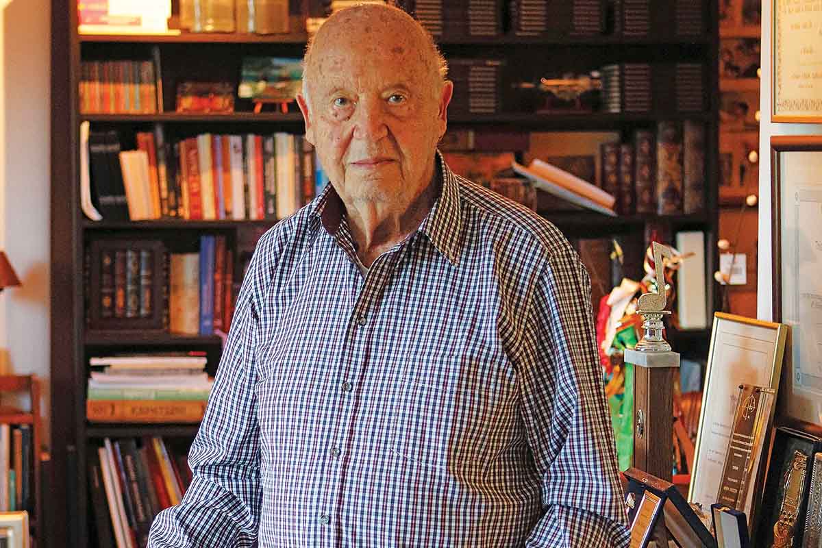 Μίμης Πλέσσας: Ο συνθέτης που έγραφε ατόφια ελληνική μουσική