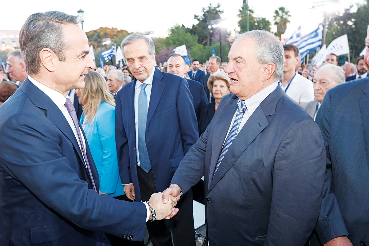 Ταχυπαλμία στο Μαξίμου προκαλεί ο Καραμανλής!