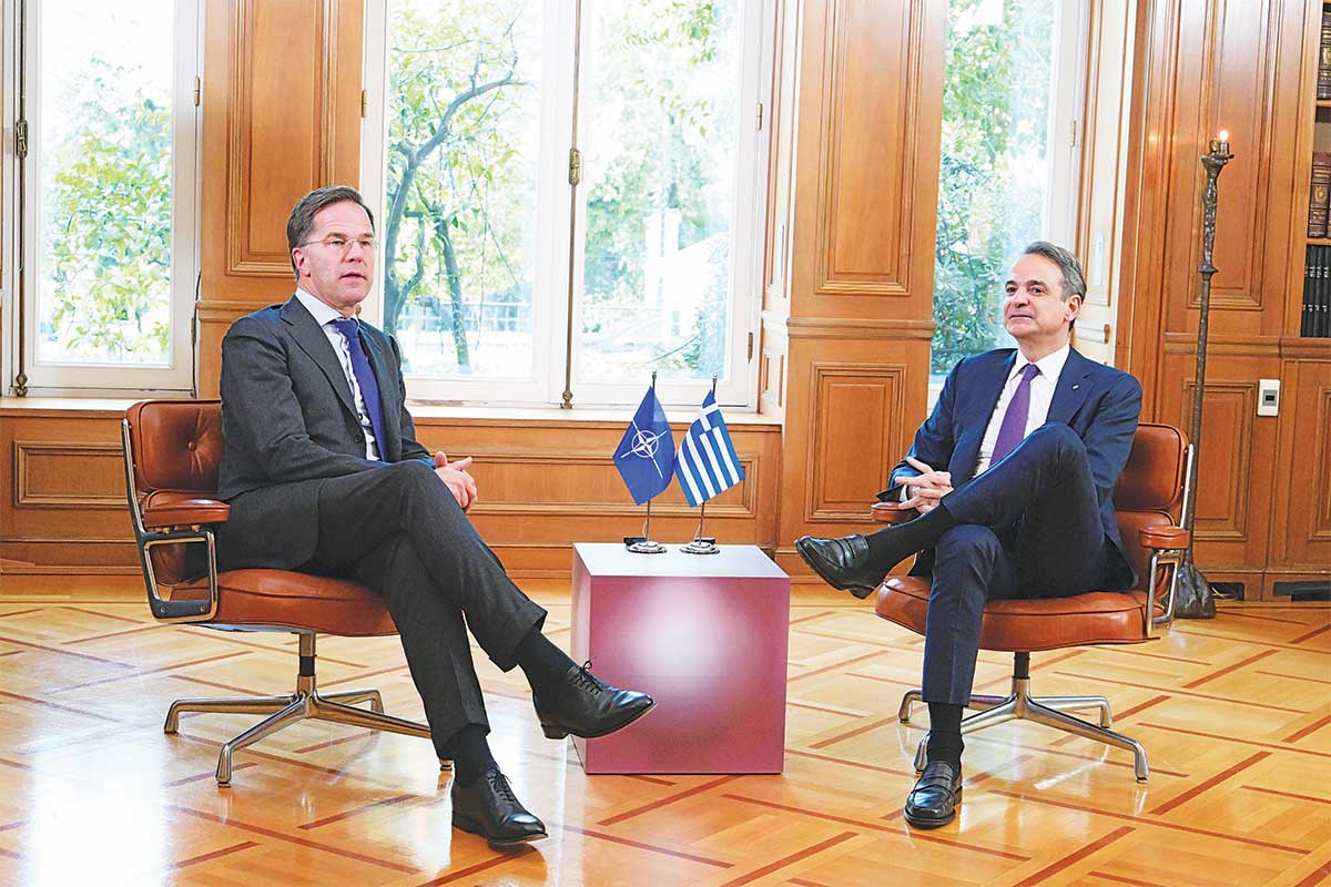Εμμονή Μητσοτάκη η άνευ όρων στήριξη στην Ουκρανία!