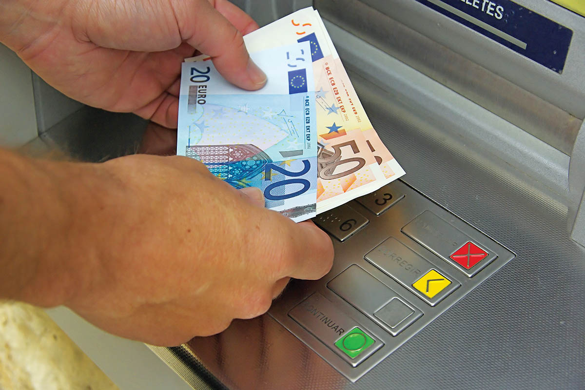 Τράπεζες: Συνεχίζεται η μεγάλη «ληστεία»  με τα υπερκέρδη!