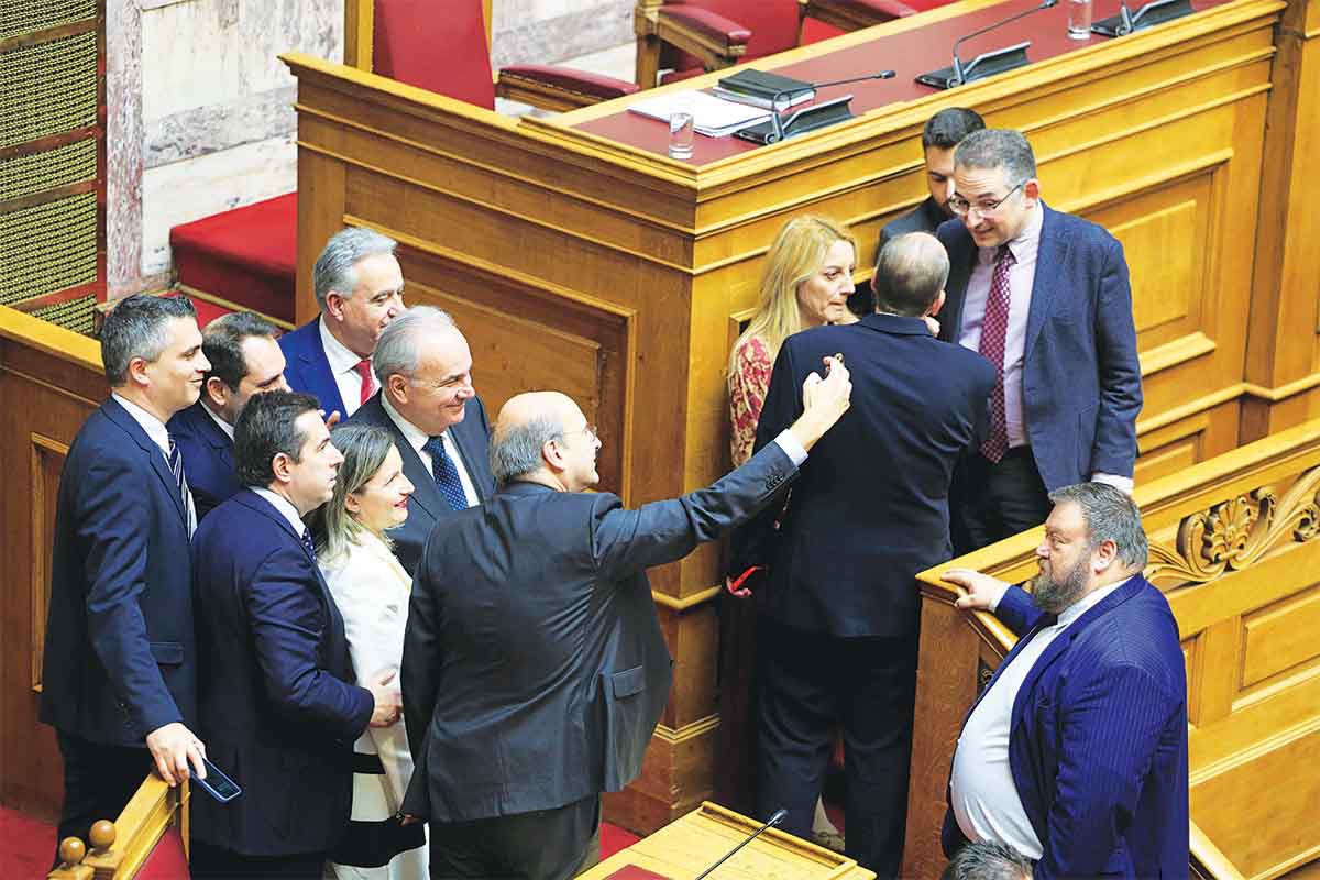 Προϋπολογισμός: «Πέρασε» με τη θετική ψήφο 159 βουλευτών