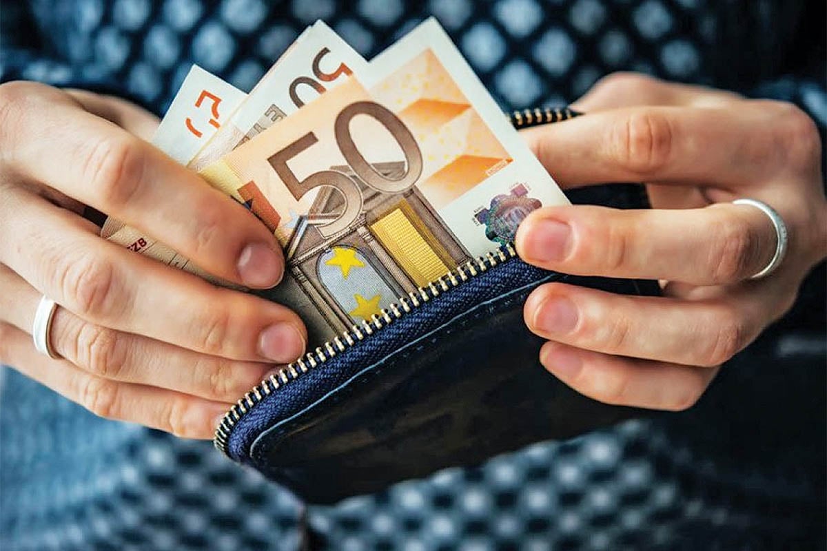 Ο μισθός δεν φτάνει στο 55%!