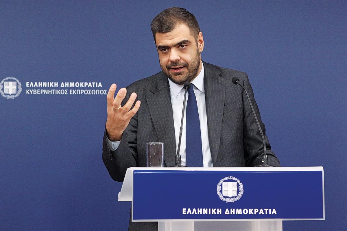 Σε απόλυτο πανικό η κυβέρνηση για τα Τέμπη