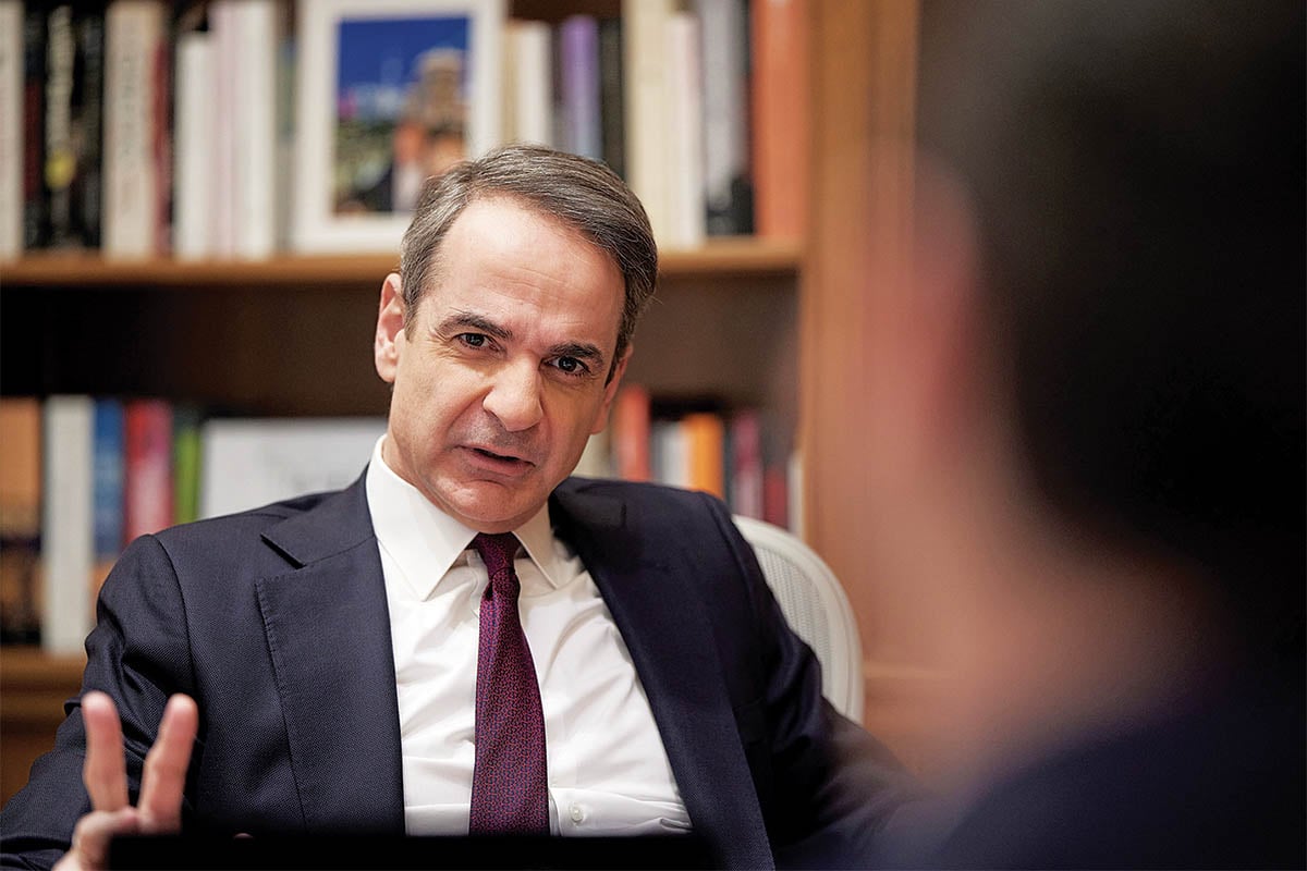 Νέες παρεμβάσεις από τον πανικόβλητο Μητσοτάκη