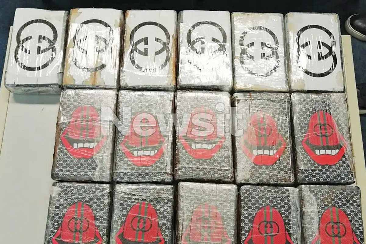 «Ελ. Βενιζέλος»: Συνελήφθησαν με 17 κιλά κοκαΐνη στις βαλίτσες