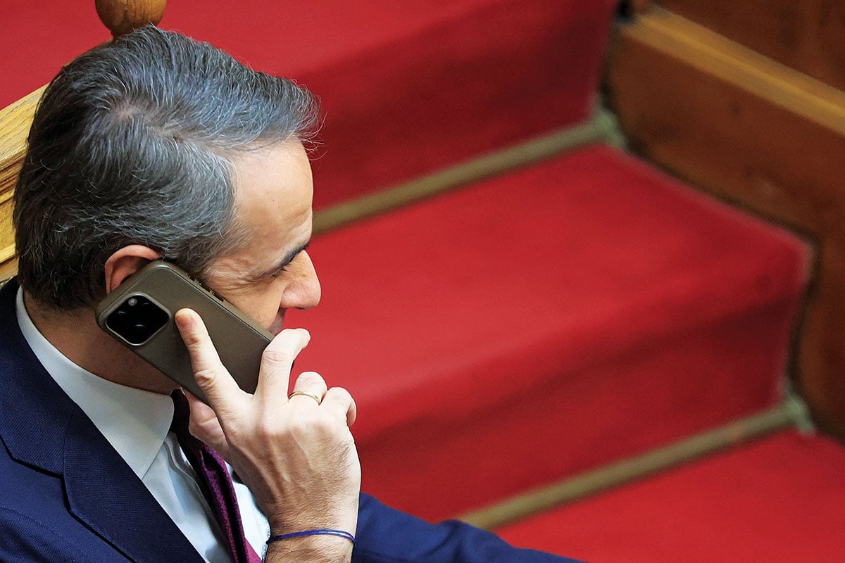 Σε αδιέξοδο ο Μητσοτάκης απειλεί τους υπουργούς του