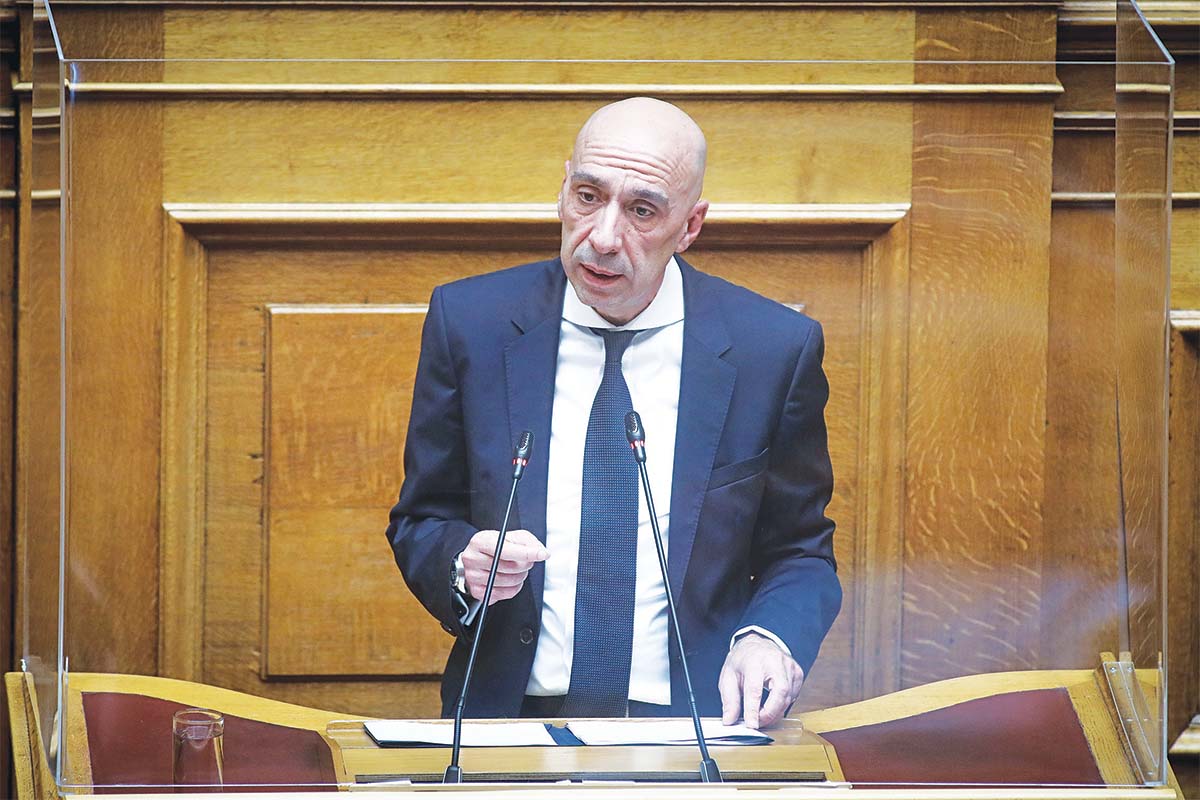 ΚΕΕΕ: Η ήττα Μπρατάκου χαστούκι στον Μητσοτάκη