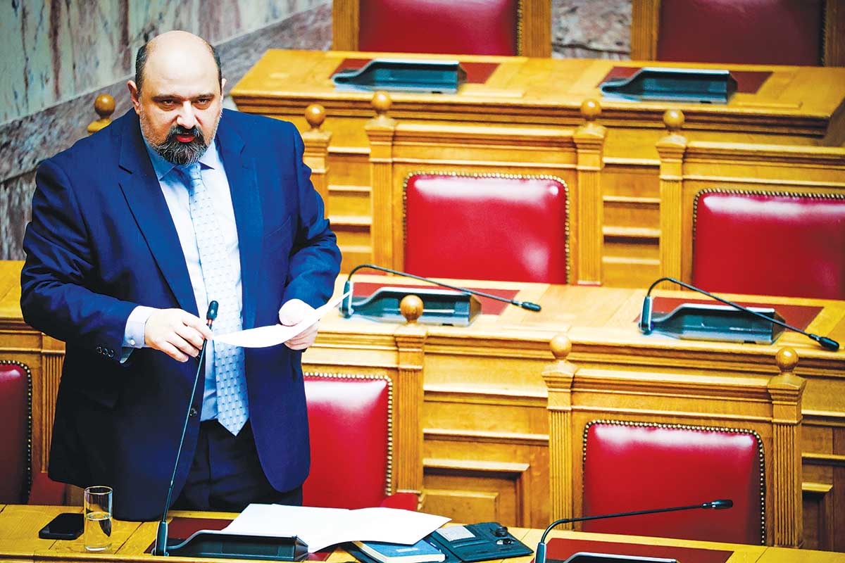 Λακίζουν οι «γαλάζιοι» από την προανακριτική