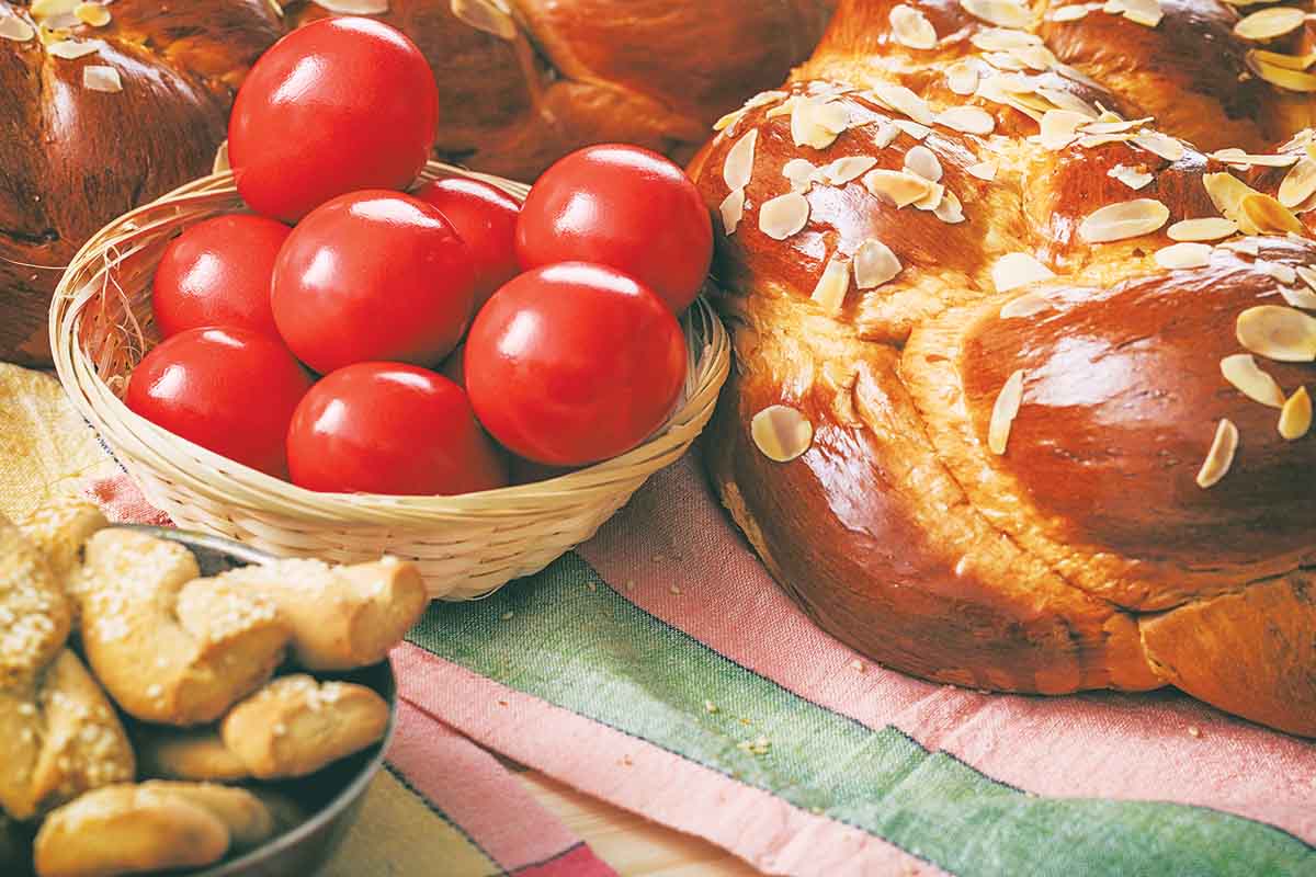 Η αγάπη και η αλληλεγγύη ανάβουν φως στο σκοτάδι