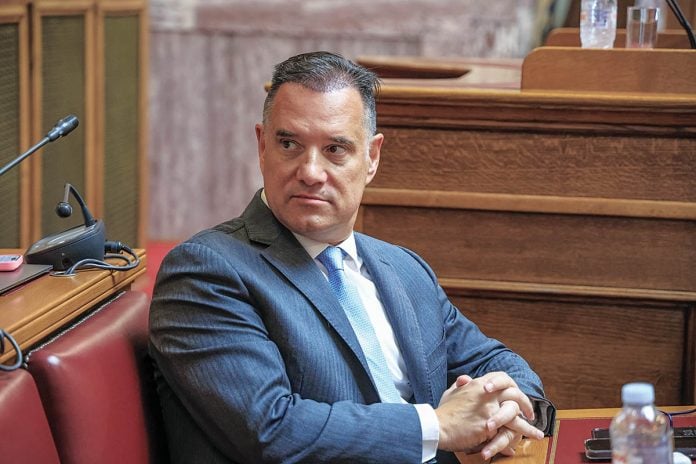 Ανανεωμένος ο Αδωνις μετά την εμφύτευση!