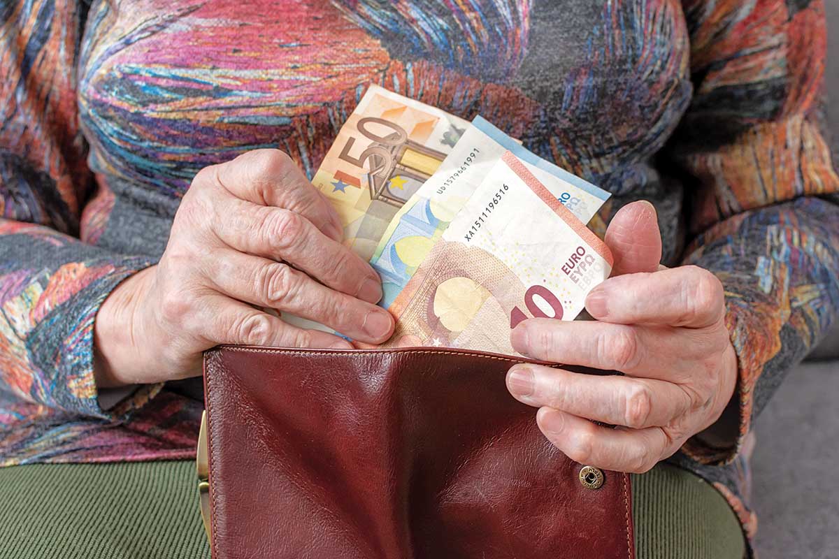 Συνταξιούχοι: Πάσχα με άδειες τσέπες!