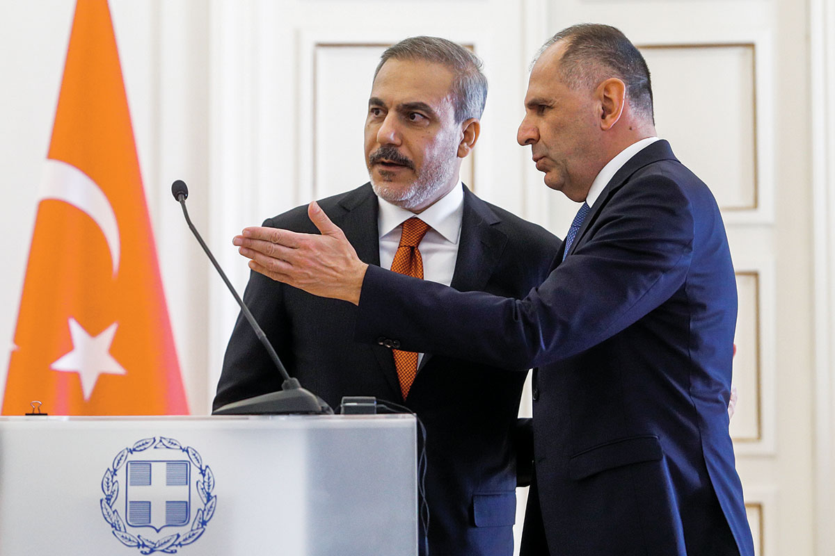 Ευρω-εξοπλισμοί: «Βρέχει» ψέματα για την εθνική ήττα