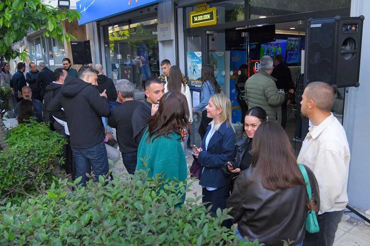 Football Party για τα playoffs της Super League με super δώρα και εκπλήξεις στα καταστήματα ΟΠΑΠ