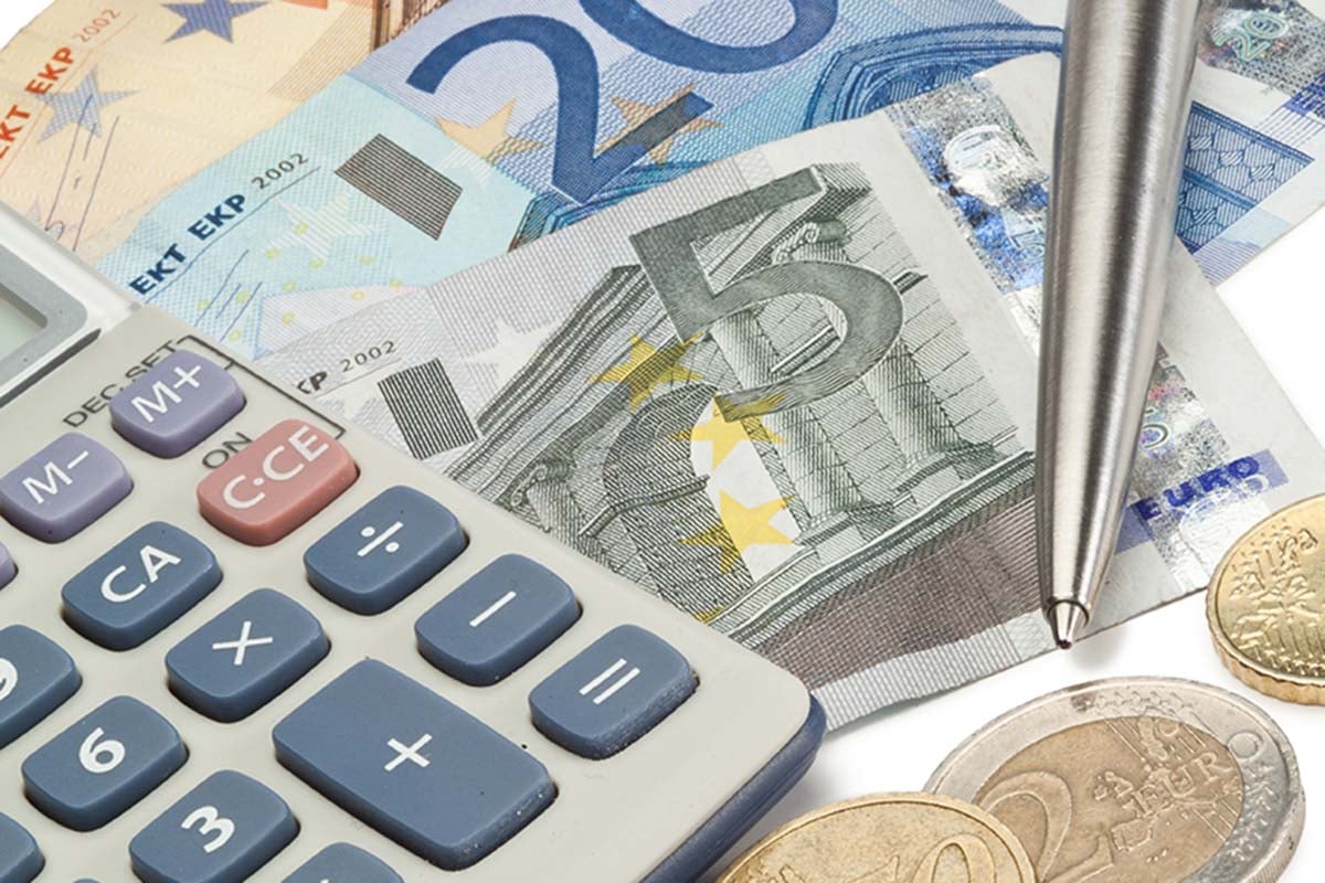 Κρατικά «φέσια» 3,91 δισ. ευρώ στεγνώνουν την αγορά