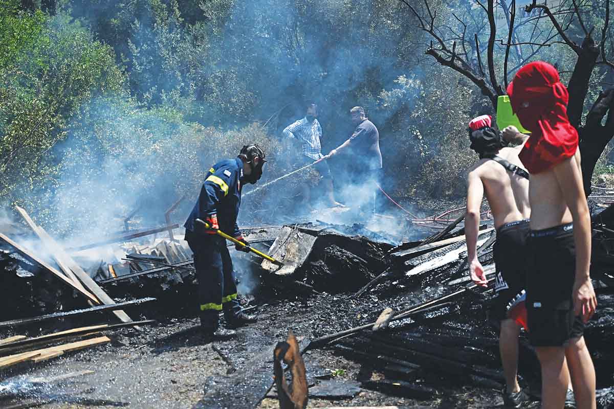 Οι πρώτοι ισχυροί άνεμοι έφεραν 4 πυρκαγιές!