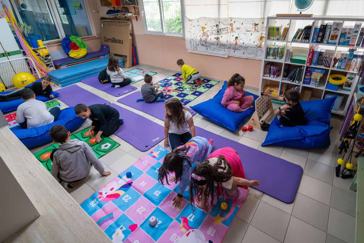 Το Μαζί για το Παιδί εξόπλισε 56 σχολεία και 4 δημόσιες μονάδες υγείας στη Θράκη το σχολικό έτος 2024-2025