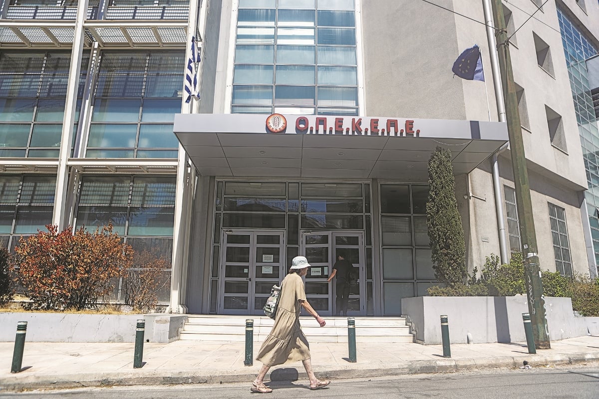Επιστολή πρώην προέδρου του ΟΠΕΚΕΠΕ εκθέτει τον Αυγενάκη