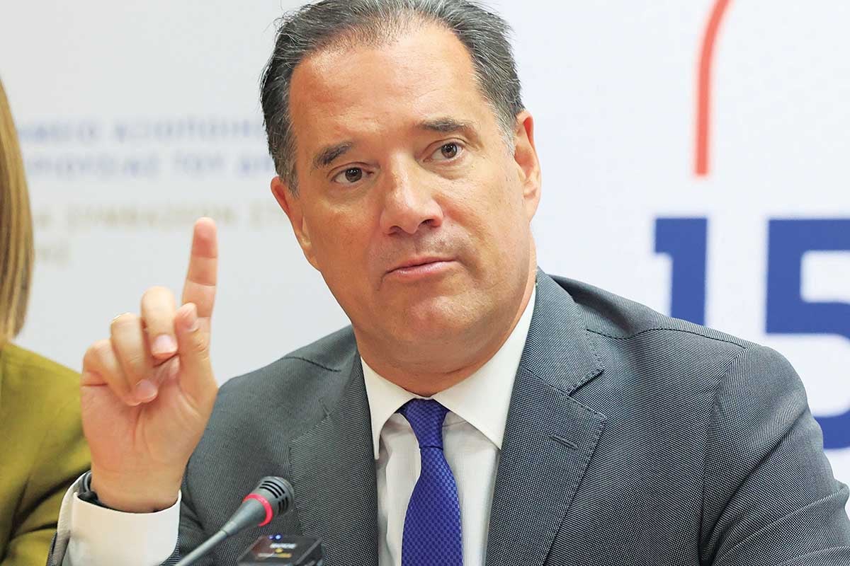 Θρασύτητα Γεωργιάδη! «Το κράτος είμαι εγώ»