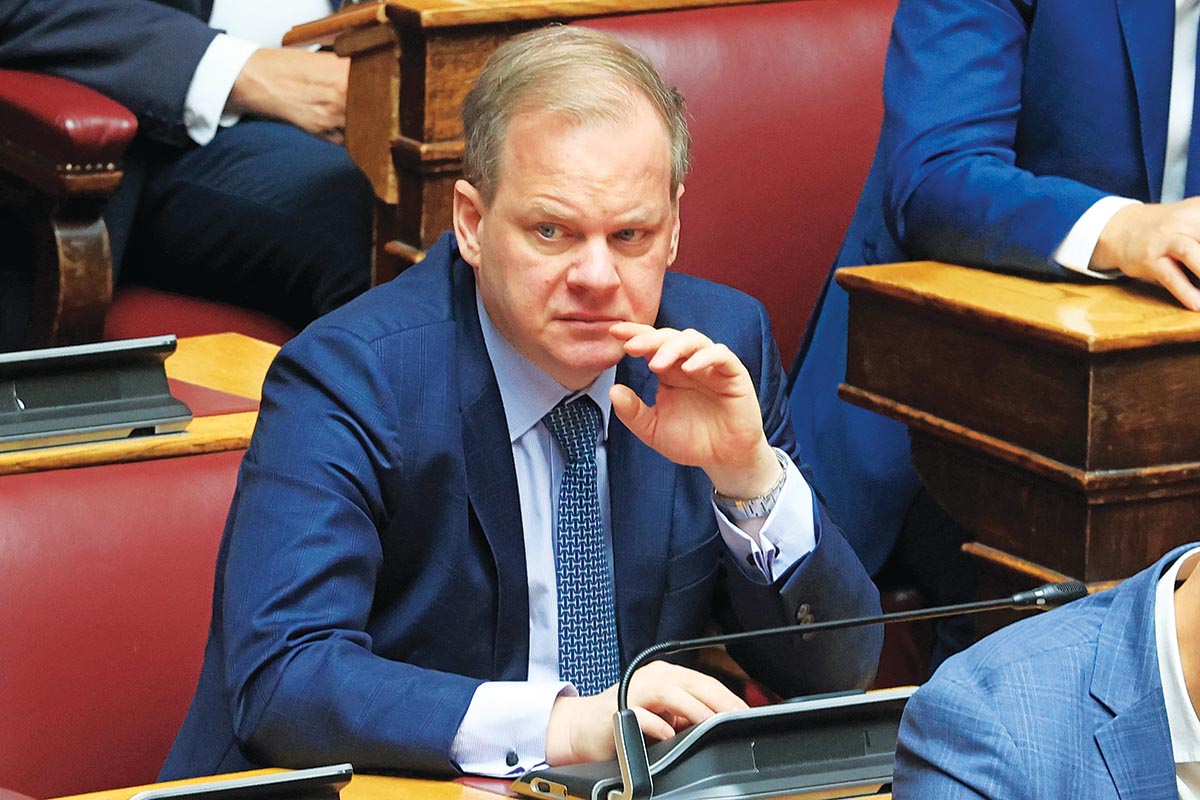 Τέμπη: Επεισοδιακή αυλαία στην προανακριτική-πλυντήριο των ευθυνών Καραμανλή