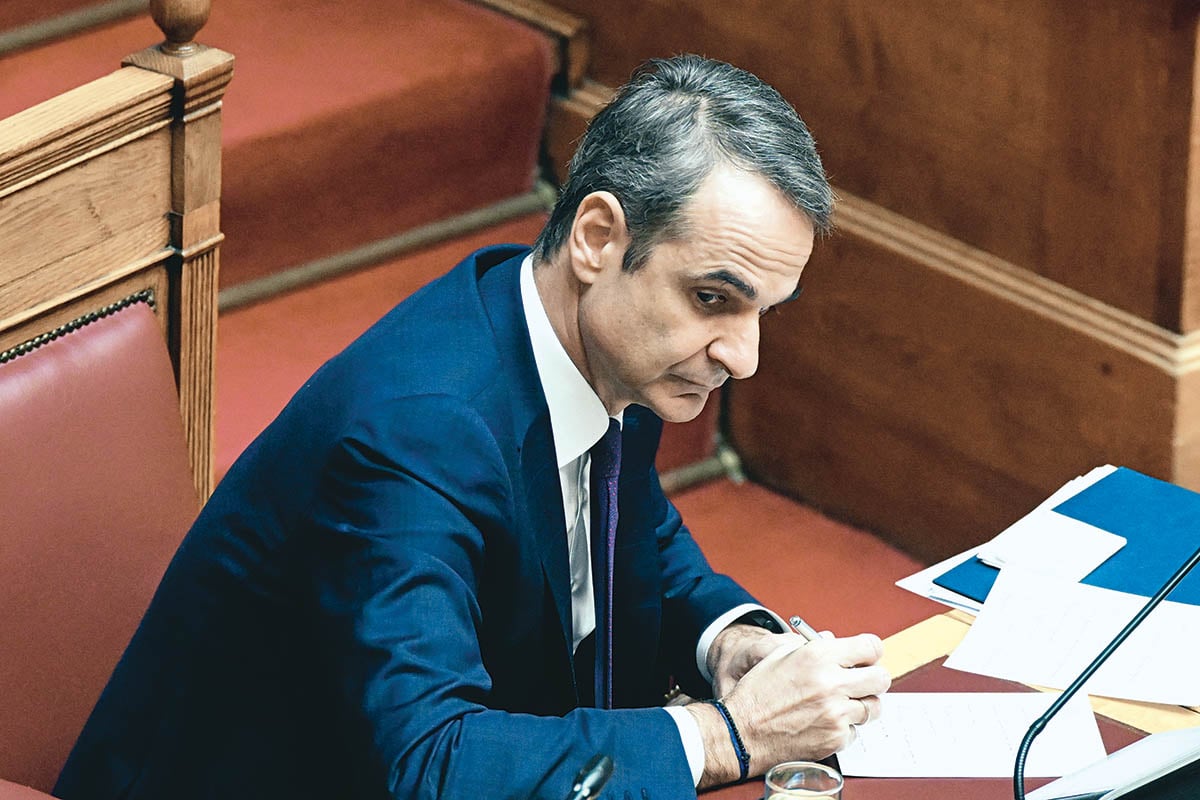 Πρωθυπουργός θεατρίνος: Επαναλαμβάνει τις ίδιες φράσεις βγαλμένες από το manual διαχείρισης κρίσεων