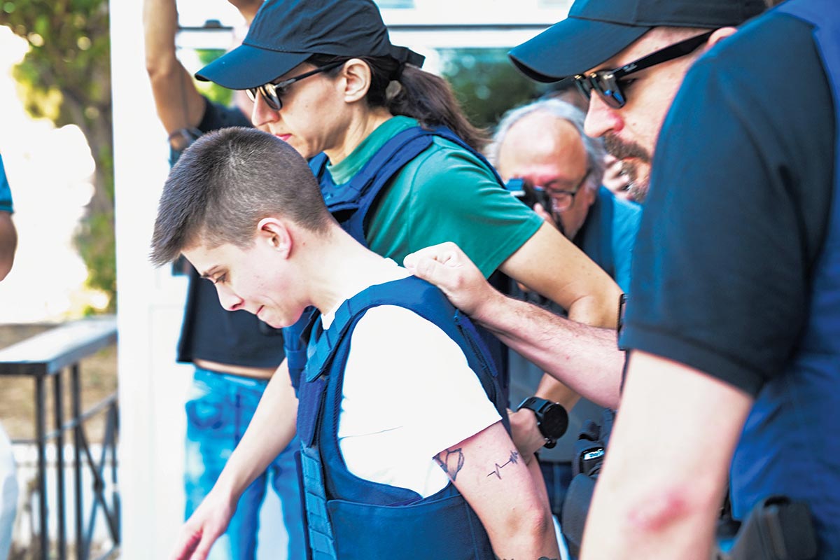 Η ώρα της αλήθειας για Μουρτζούκου