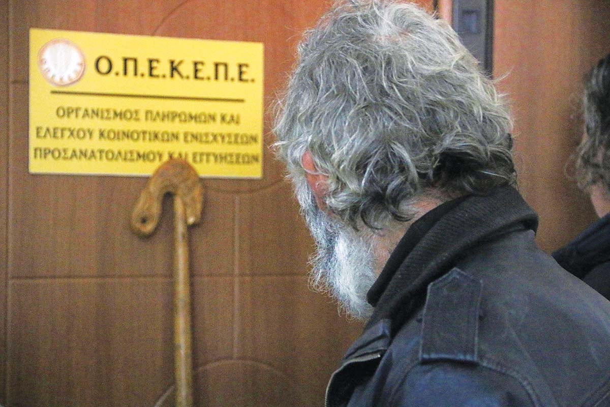 ΟΠΕΚΕΠΕ: «Χρυσές» ντομάτες μέσα  στη λίμνη Κάρλα!