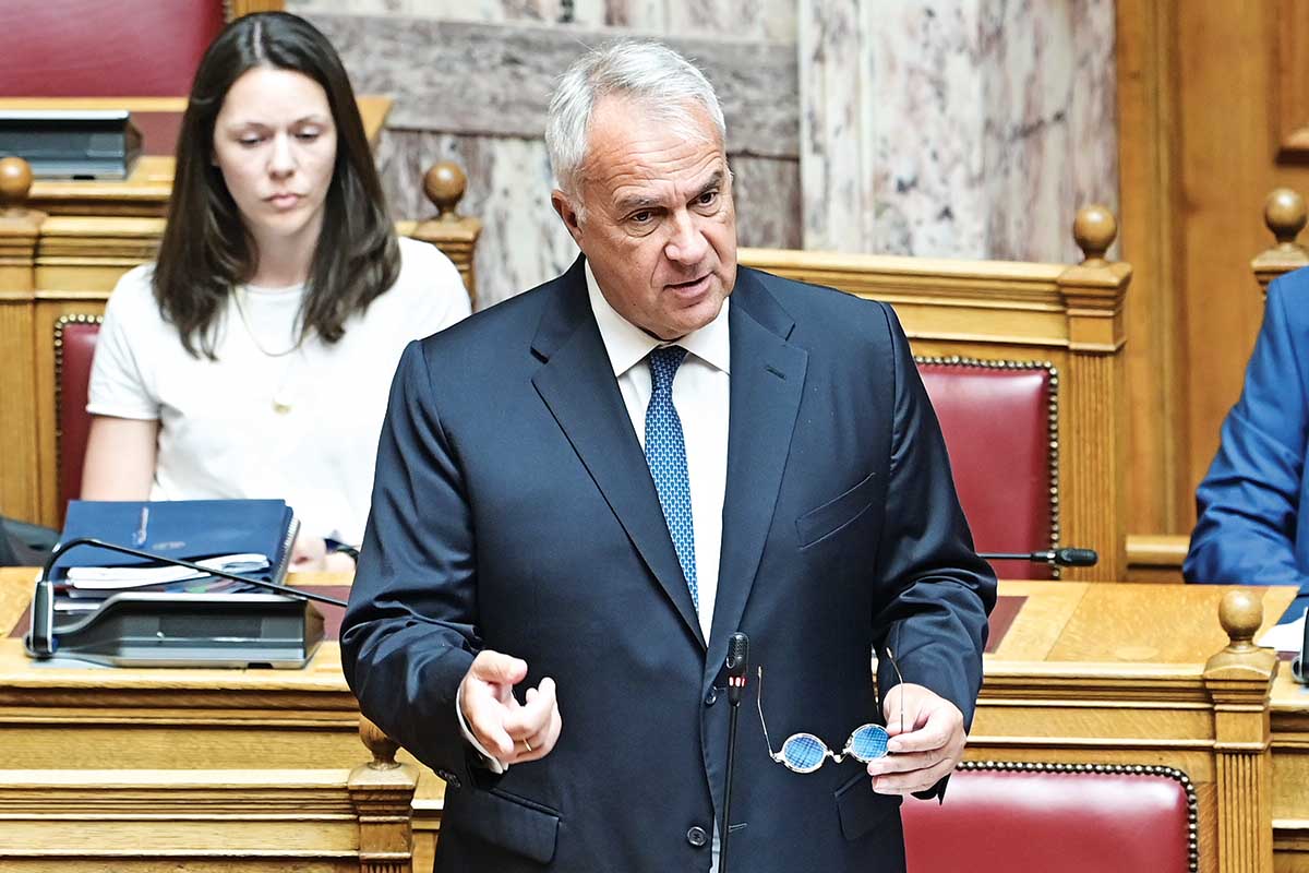 Εχουμε… επιτελικές παθογένειες!