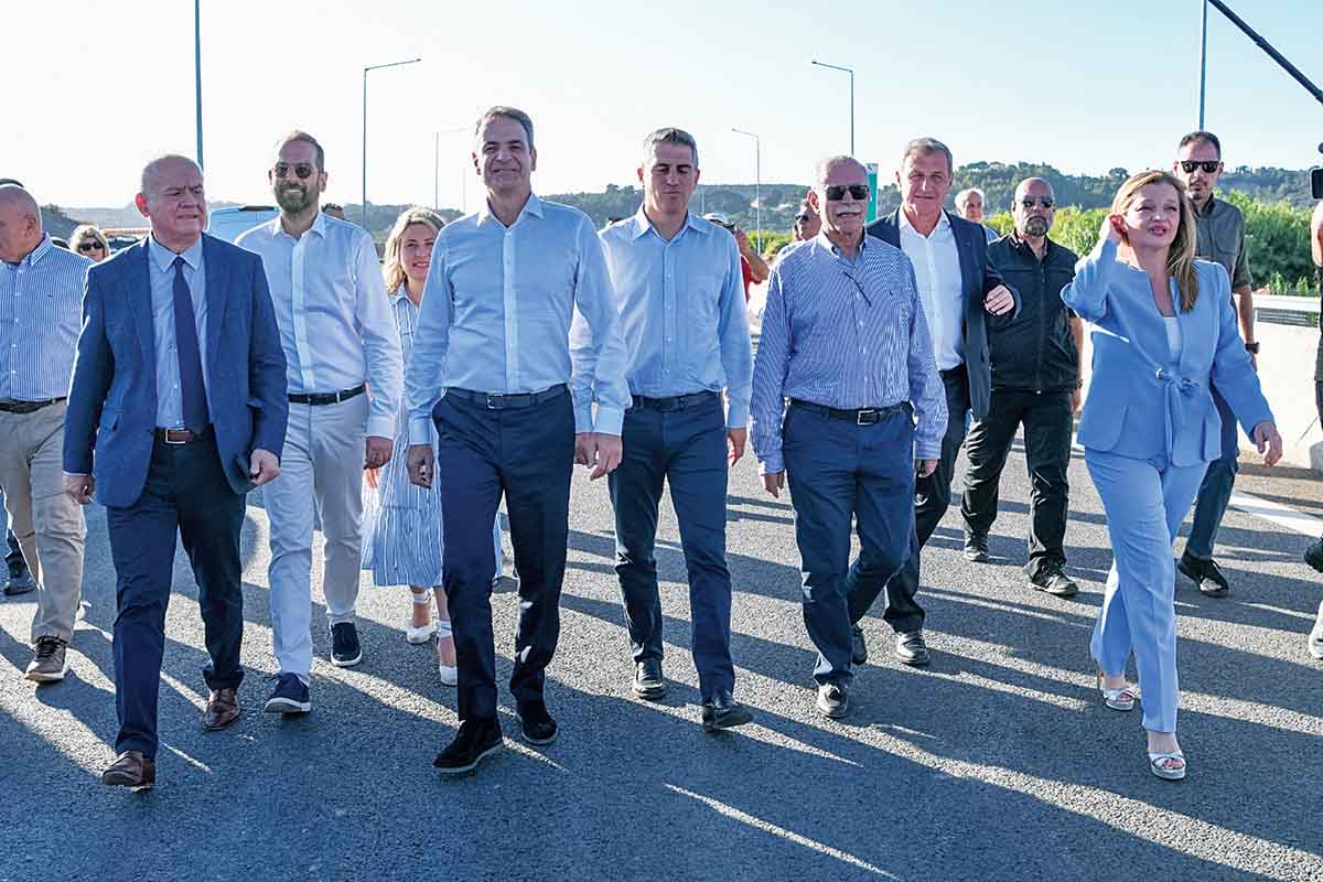 Μητσοτάκης: Κορδέλες για να ξεχαστούν τα σκάνδαλα