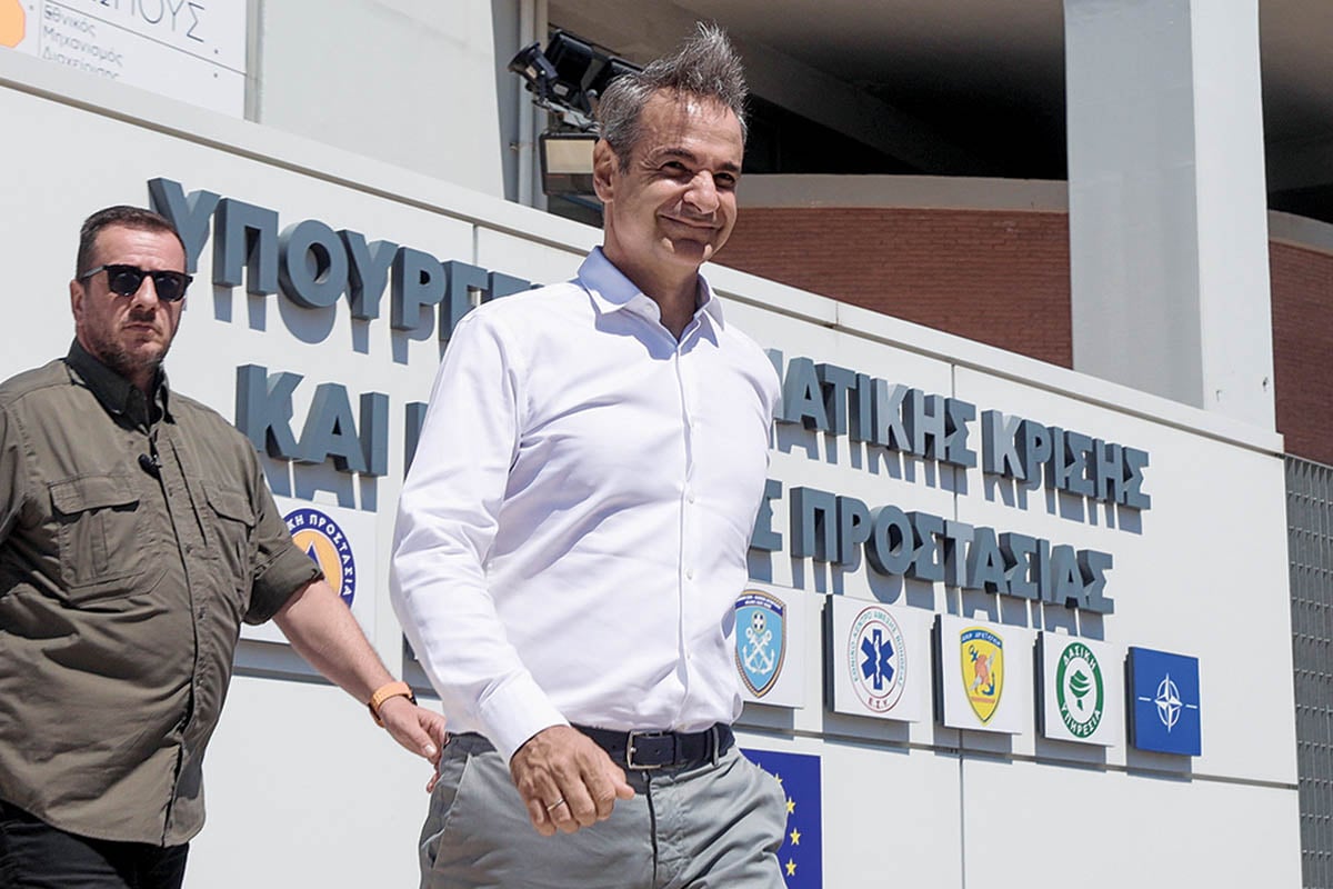 Ο Μητσοτάκης μέσα στην καλή χαρά