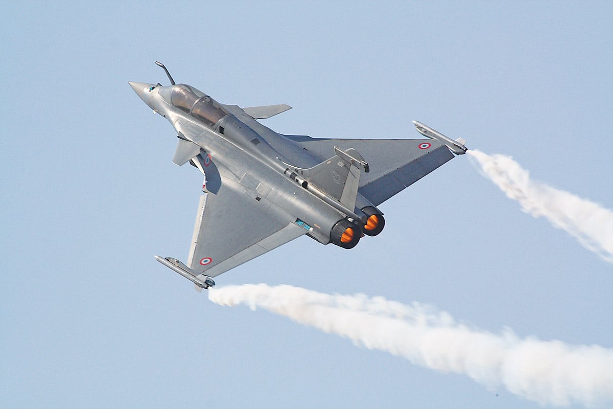 Ο Μακρόν τραβάει το σχοινί και στέλνει Rafale στην Πολωνία