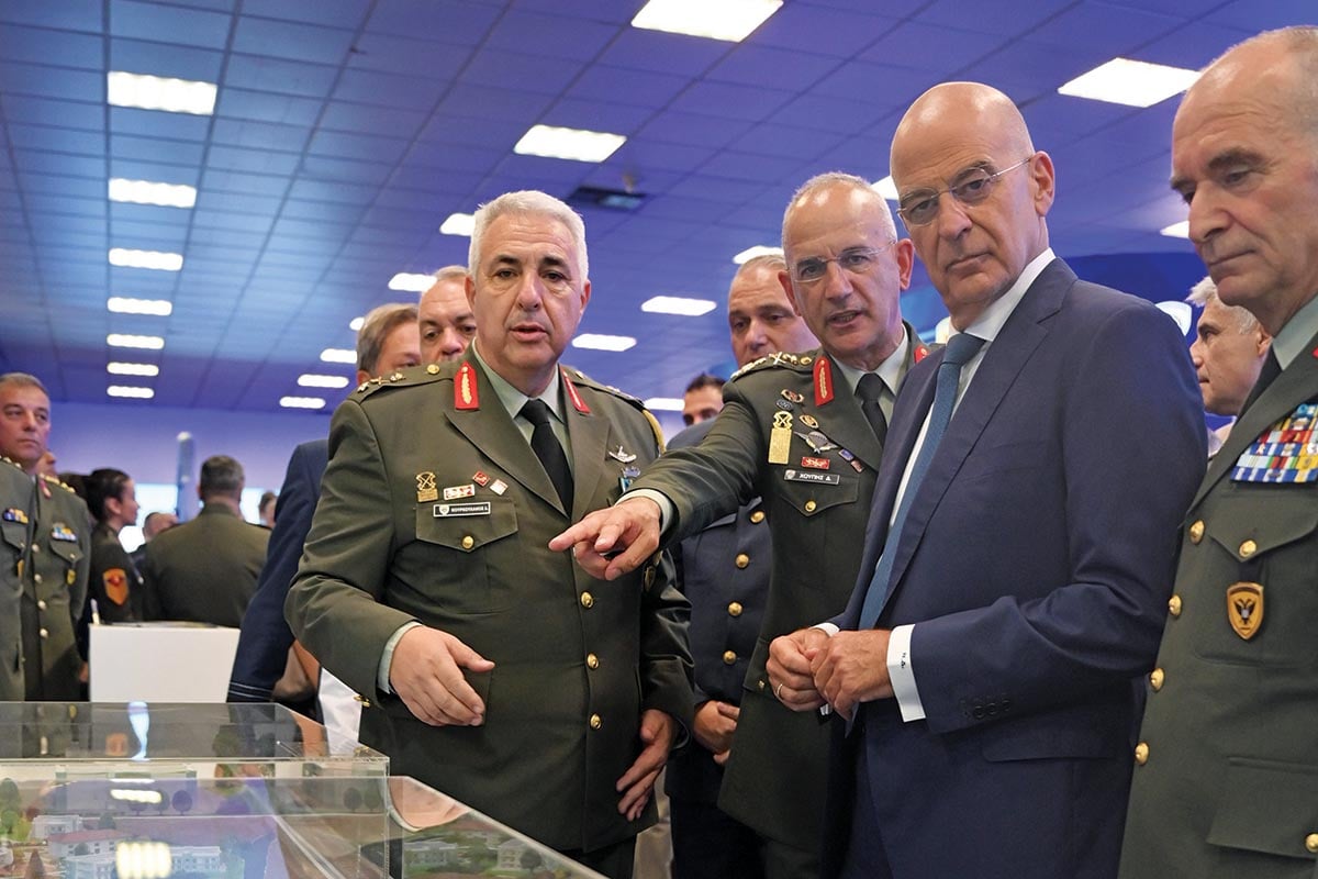 Οι βόλτες του Δημητριάδη στη Θεσσαλονίκη και η «πόρτα» του Κυριάκου