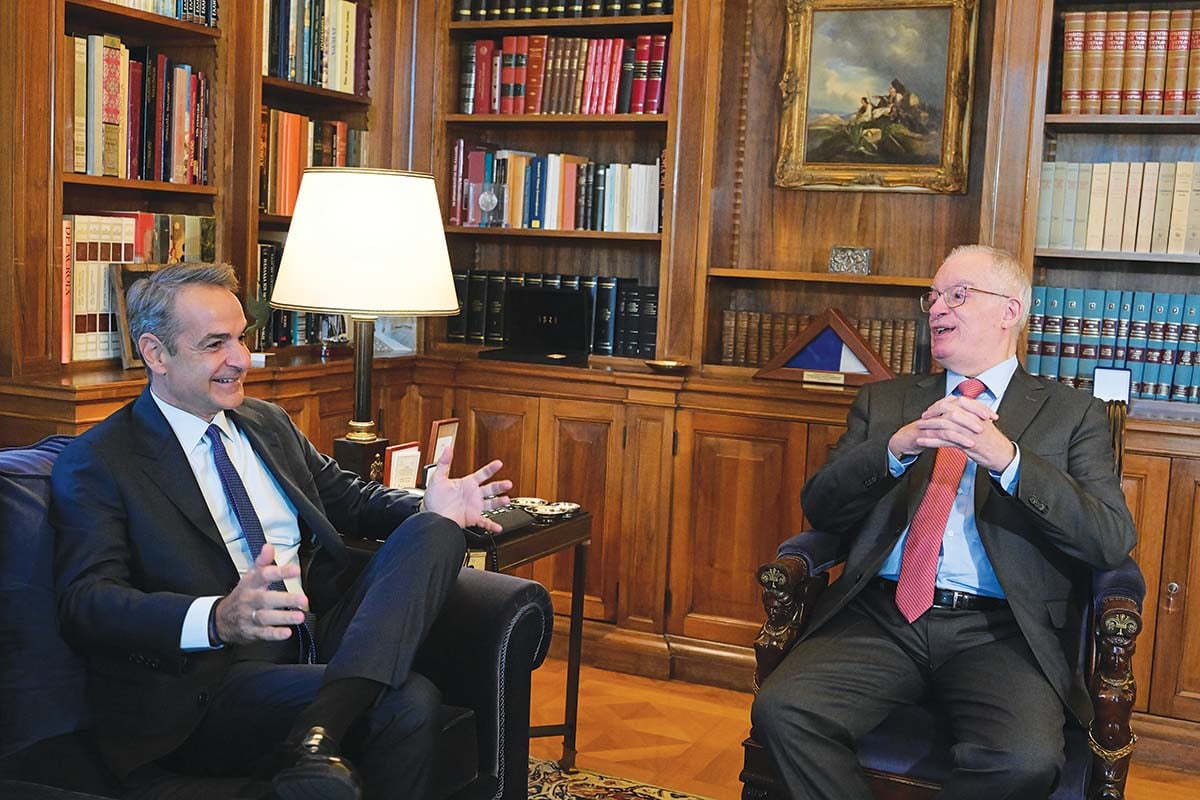 Ρεσιτάλ γελοιότητας Τασούλα – Μητσοτάκη