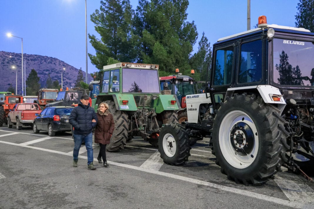 μπλόκο αγροτών λιβαδειά