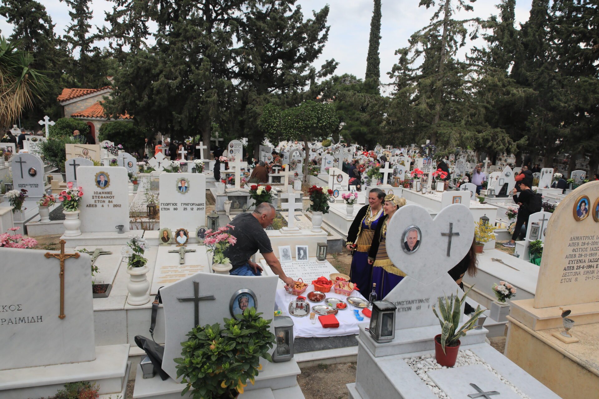 Ένας τάφος όσο μια γκαρσονιέρα: Οι τιμές που σοκάρουν στο κοιμητήριο της Κηφισιάς