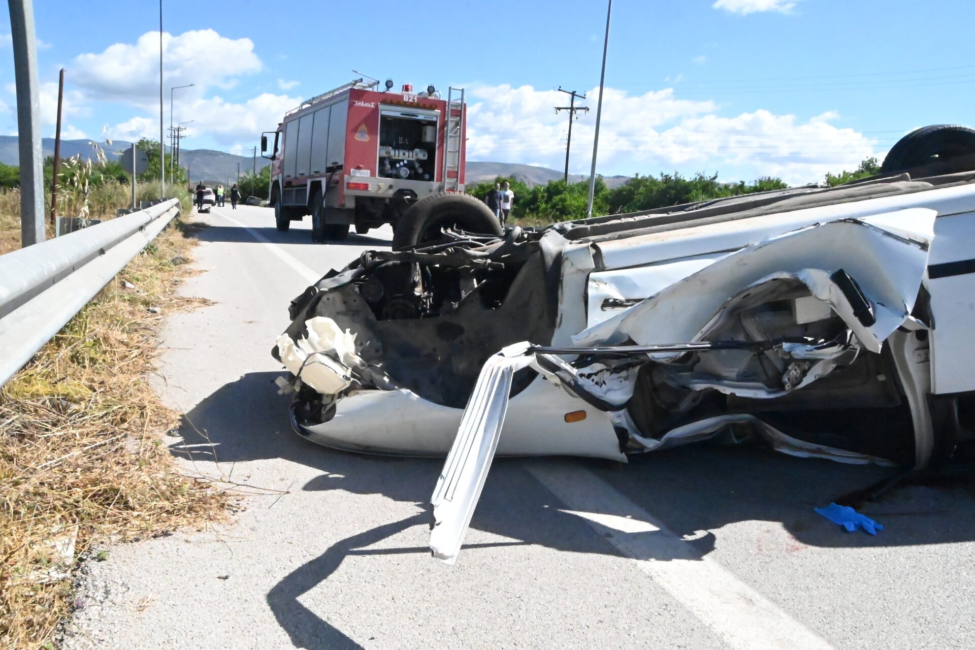 Σοκαριστική καραμπόλα στη Θεσσαλονίκη: Δείτε το τριπλό τροχαίο με το βανάκι (βίντεο)