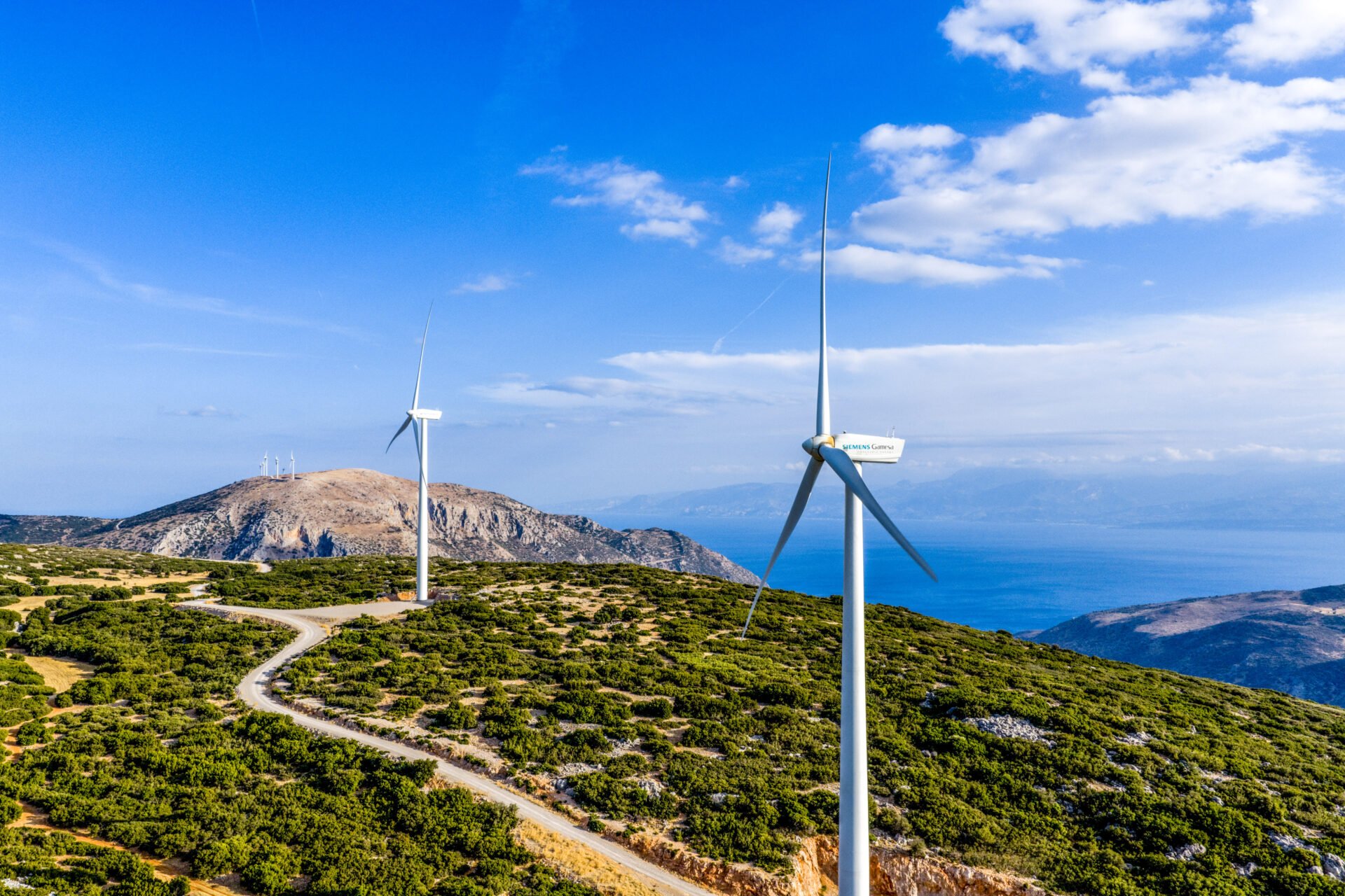 Ακρίβεια χωρίς τέλος: Οι εταιρείες ρεύματος ξαναχτυπούν – Νέα εκτόξευση τιμών με πρόσχημα την άπνοια