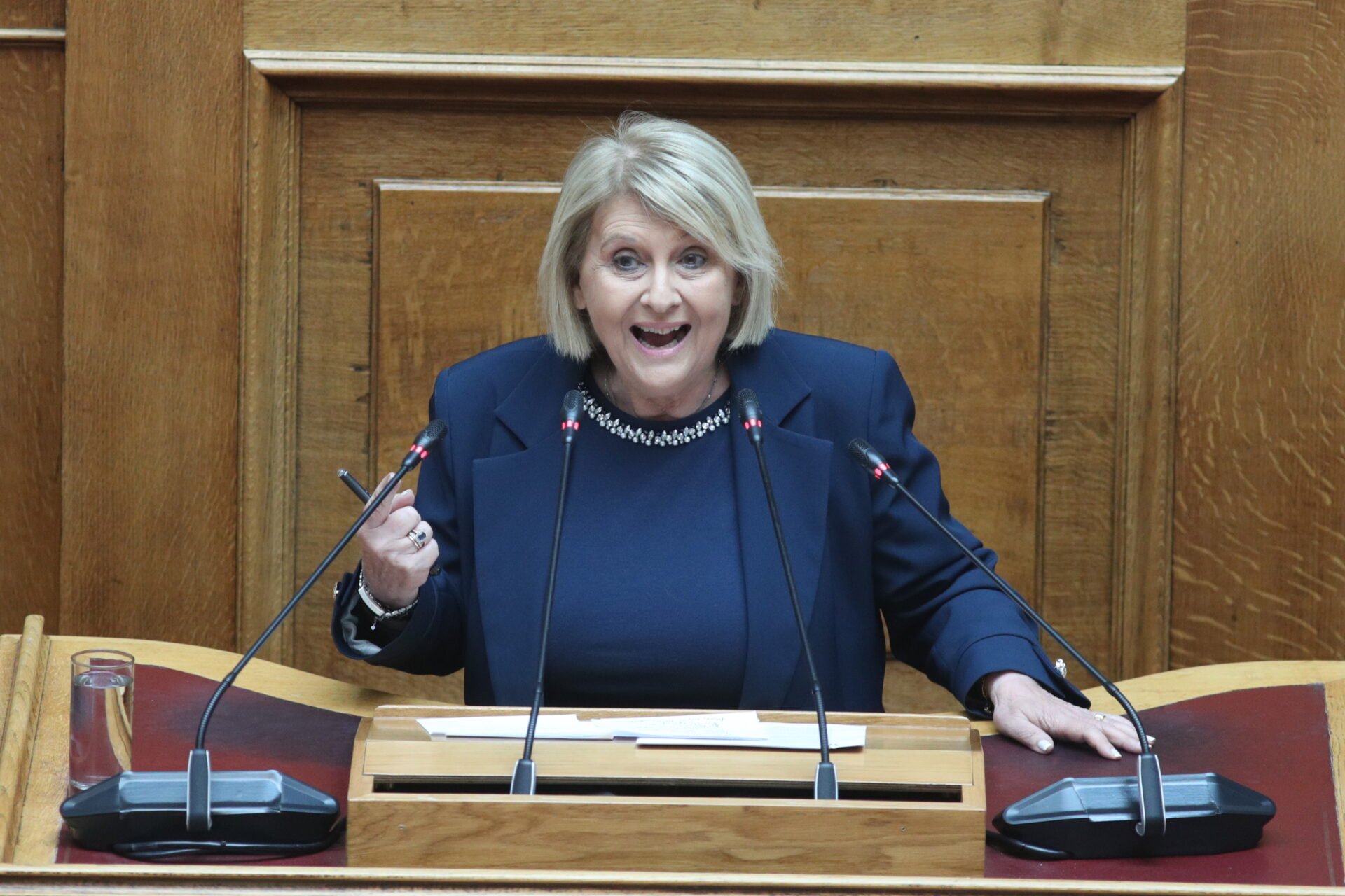 Σκάνδαλο ΟΠΕΚΕΠΕ: Νέα χυδαία επίθεση της Βούλτεψη στην Κοβέσι – «Να πάει στη χώρα της, αλλά δεν τη θέλουν» (βίντεο)