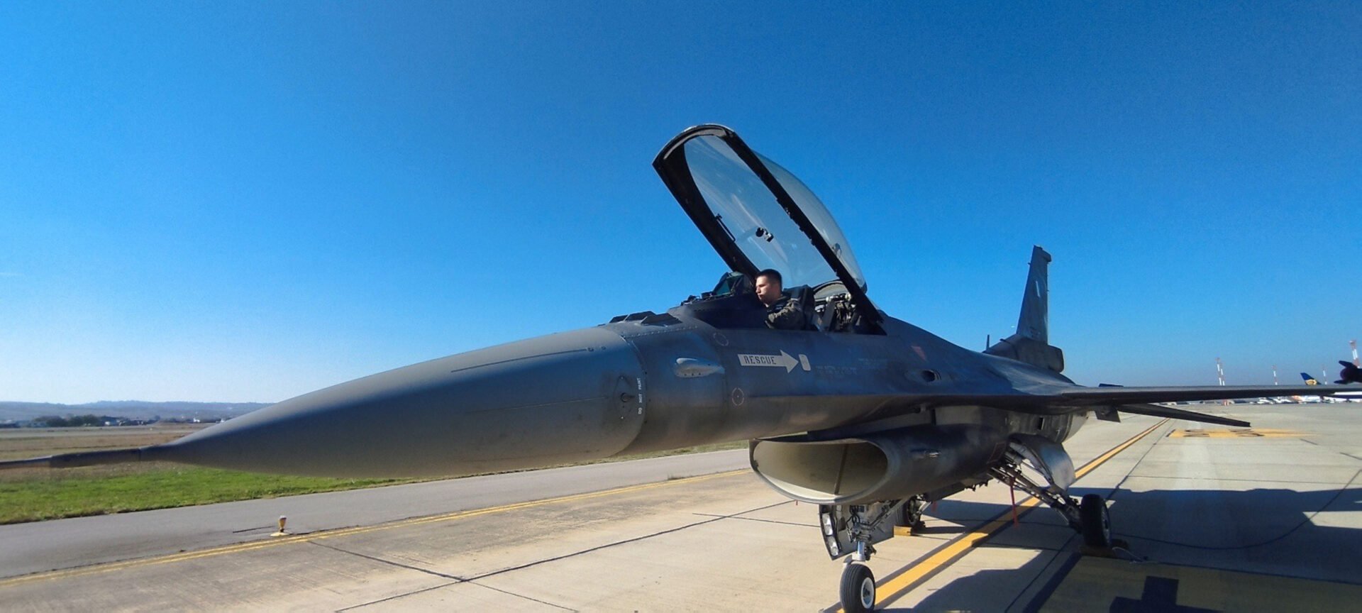 «Τροχοδρομεί» η αναβάθμιση 38 F-16 Block 50 σε Viper
