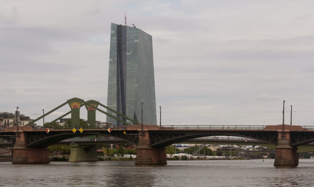 ecb εκτ ευρώ