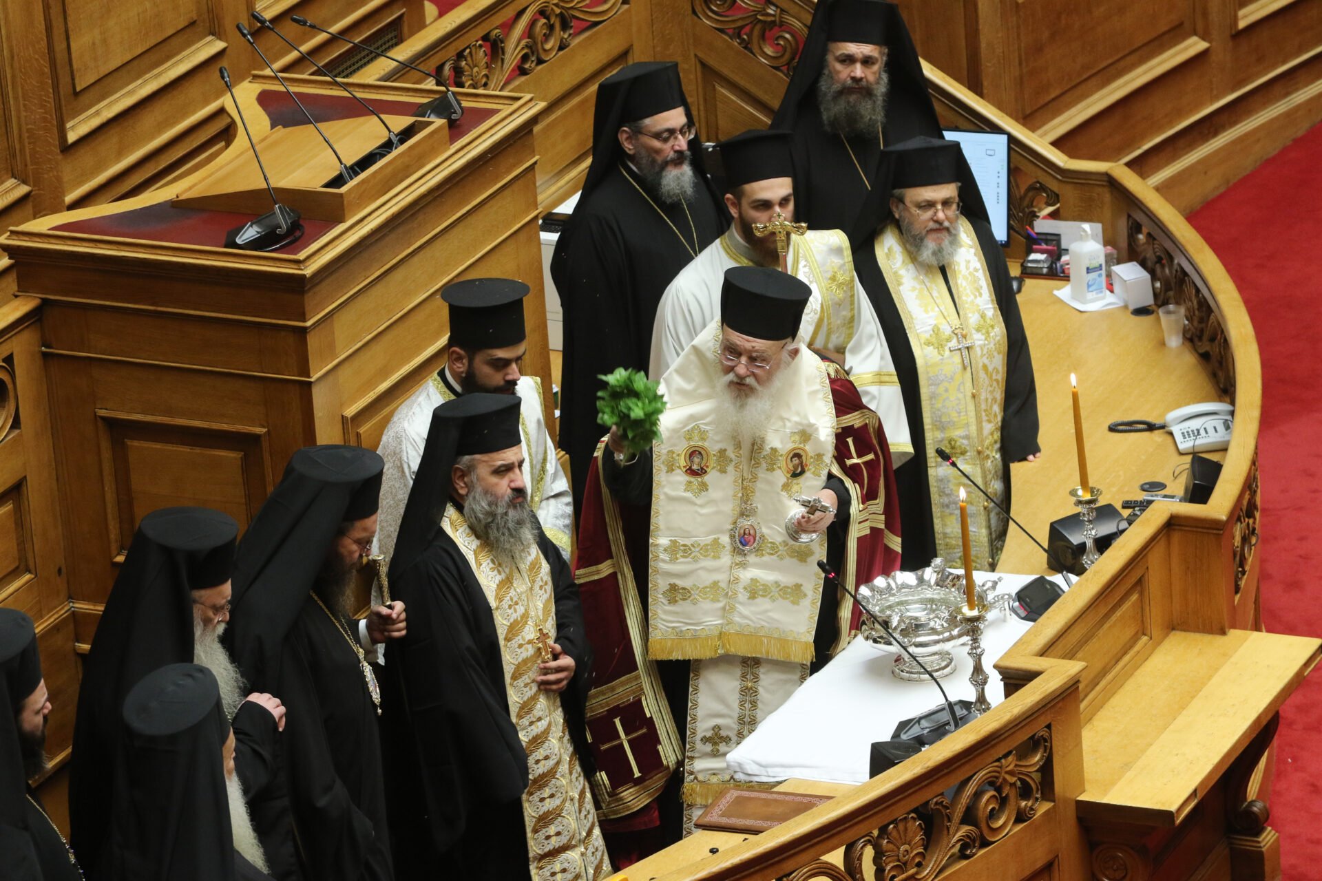 Μήνυμα Ιερώνυμου στον αγιασμό της Βουλής για το καλό του λαού