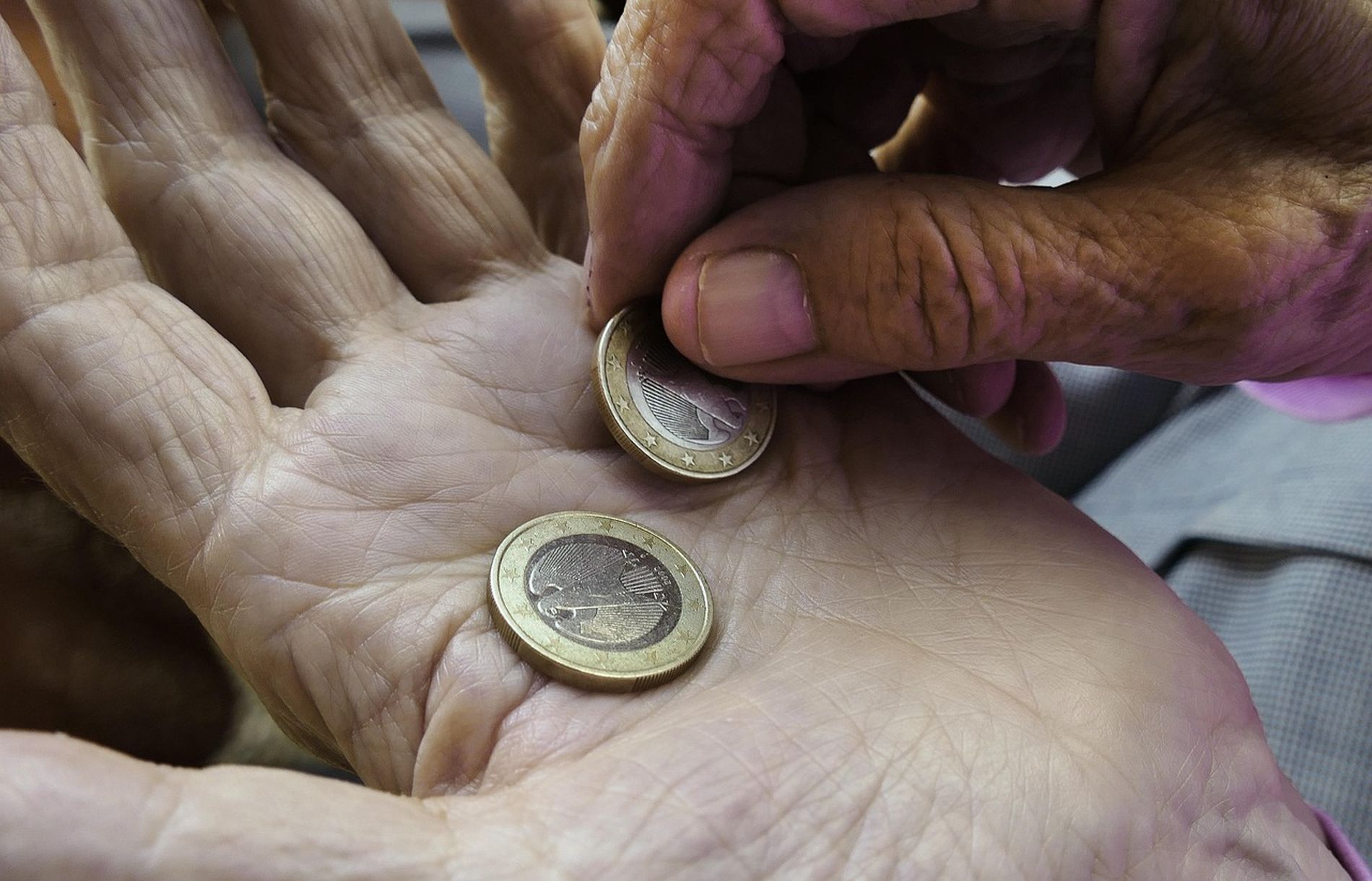 Ξεκινούν οι πληρωμές των συντάξεων Νοεμβρίου: Πότε θα δείτε χρήματα στο λογαριασμό σας
