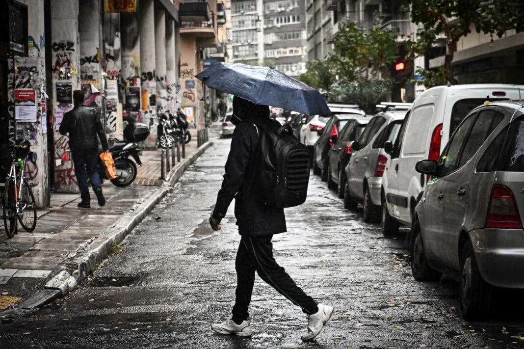 ΒΡΟΧΗ ΣΤΟ ΚΕΝΤΡΟ ΤΗΣ ΑΘΗΝΑΣ
