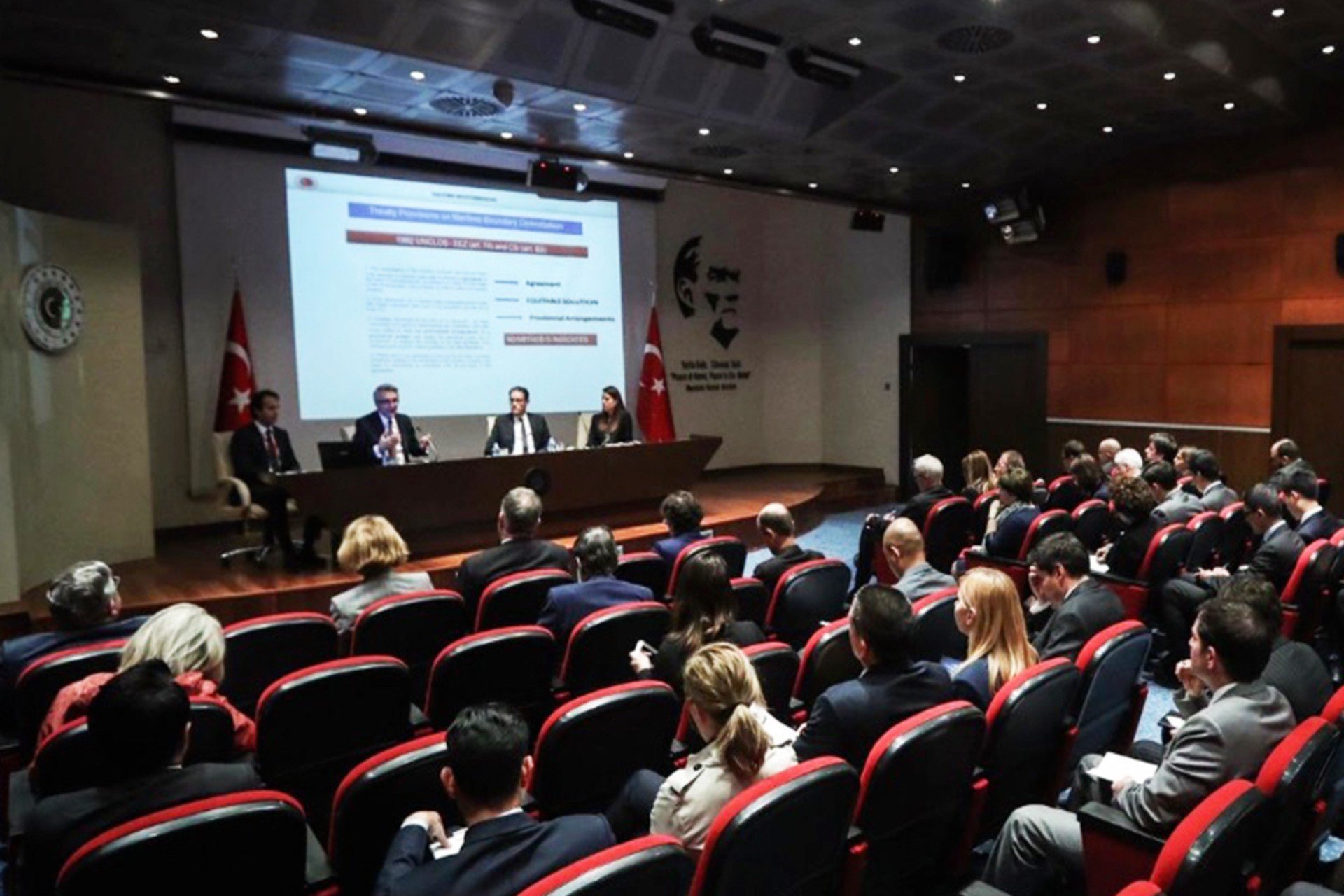 Ο πρέσβης της Τουρκίας “καρφώνει” Μητσοτάκη για παραχωρήσεις και μυστική διπλωματία: “Καταφέραμε πολλά μαζί…”