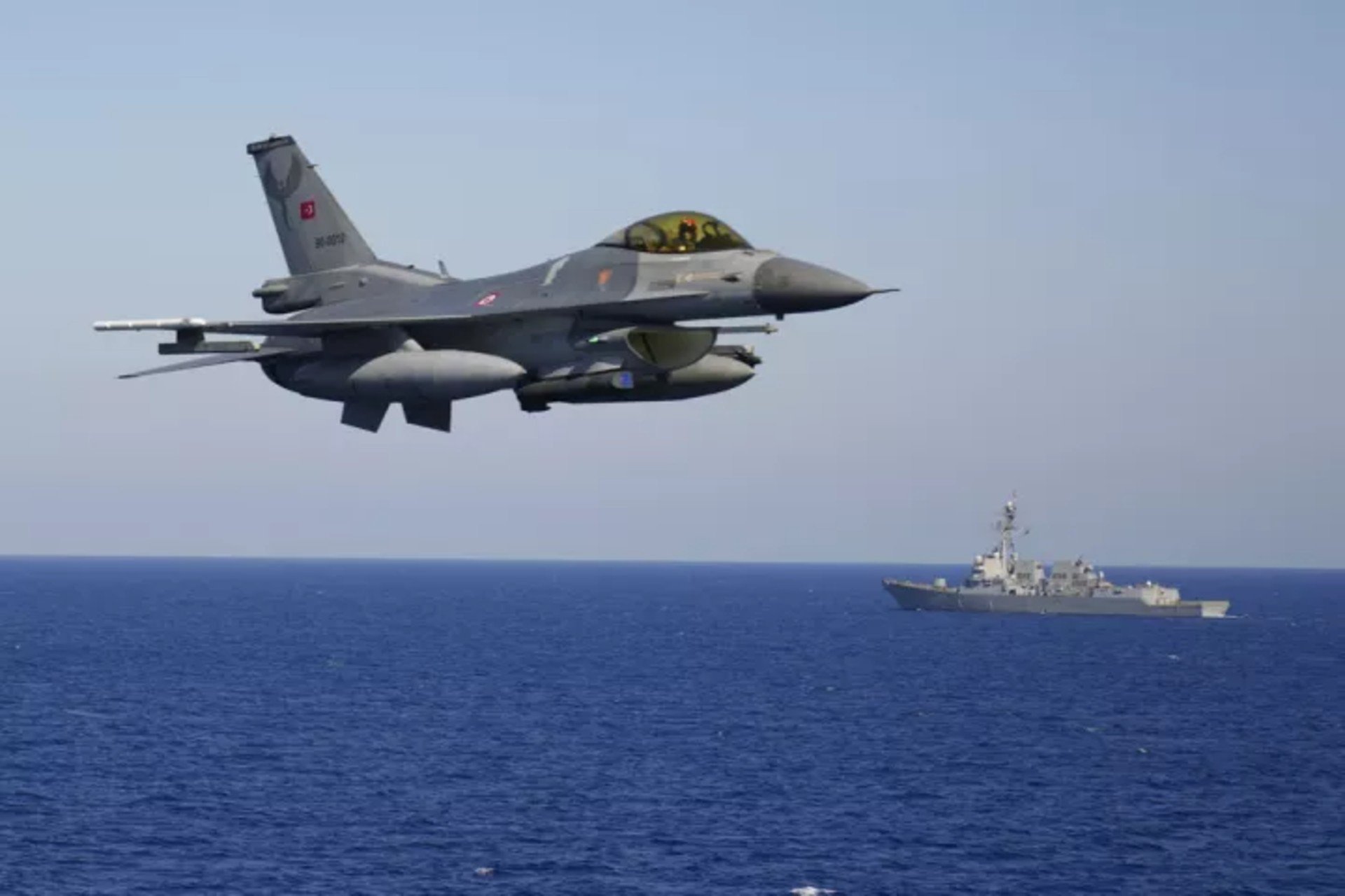 Σκηνικό έντασης στο Αιγαίο: Μετά το Piri Reis, παραβάσεις από οπλισμένα τουρκικά F-16, ATR-72 και UAV